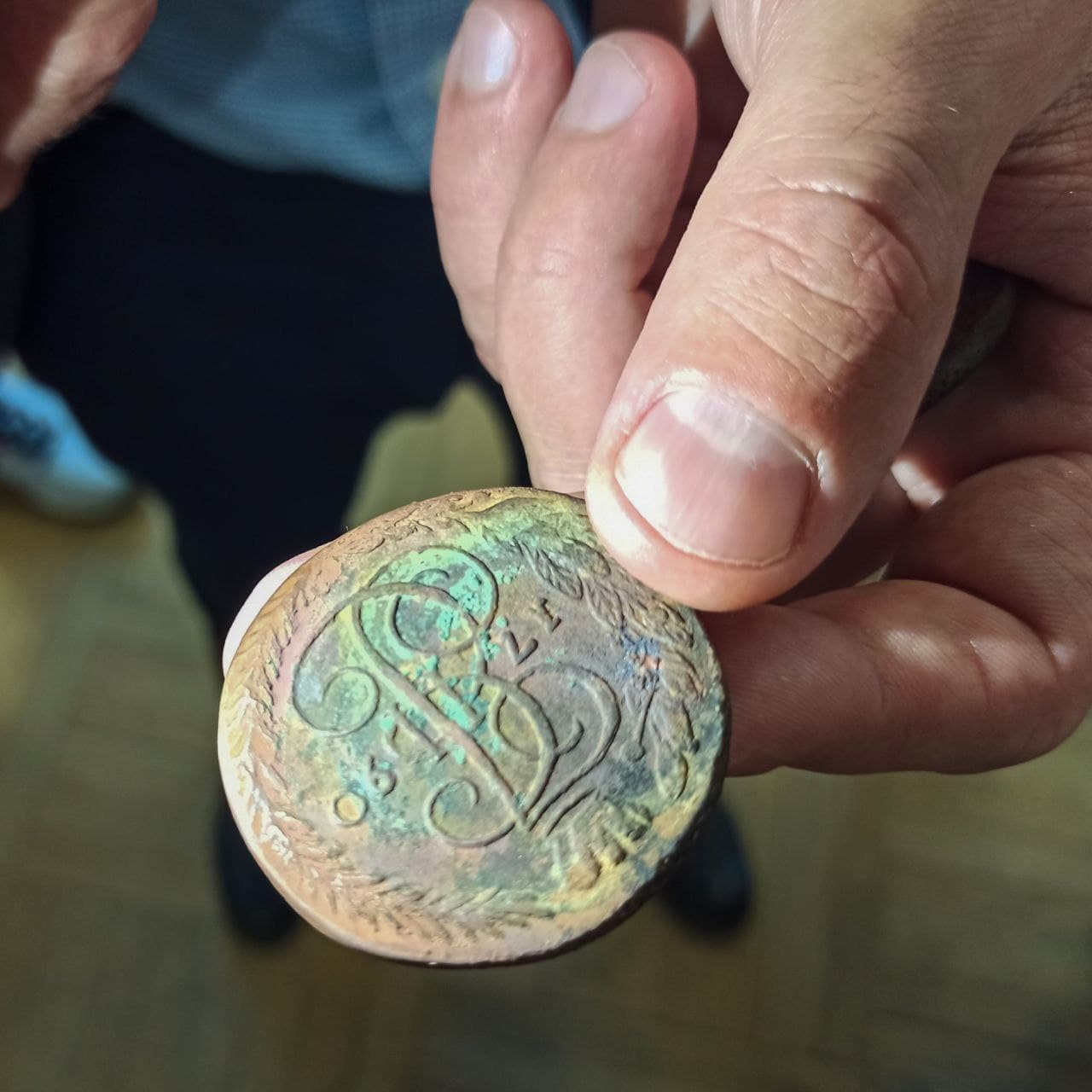 Две монеты эпохи правления Екатерины II подняли со дна Онежского озера