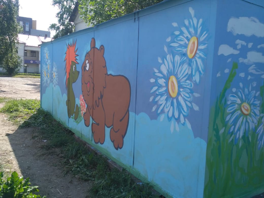 В Петрозаводске рядом с одним из детских садов расписали гаражи  изображениями персонажей мультфильмов — Газета ВСЁ.Онлайн - Новости и  бесплатные объявления (Петрозаводск, Карелия)