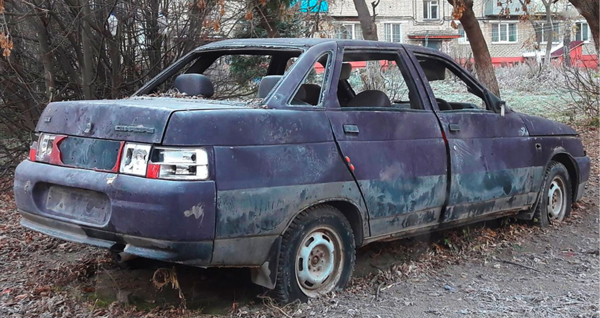 А ВАЗ и ныне там. Заброшенные машины на улицах Петрозаводска — Газета  ВСЁ.Онлайн - Новости и бесплатные объявления (Петрозаводск, Карелия)